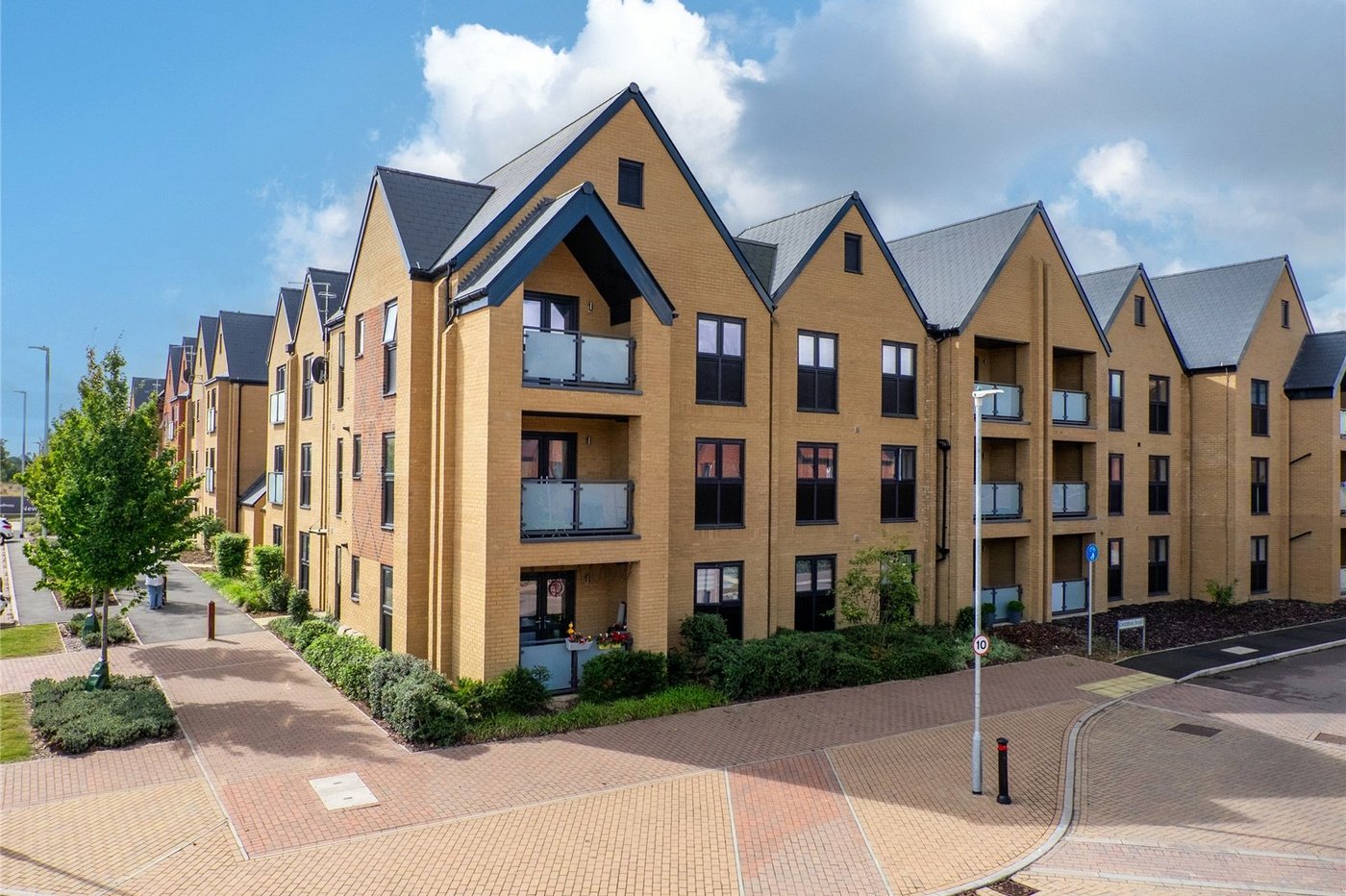 2 bedroom property for sale in Langley | Robinson Michael & Jackson