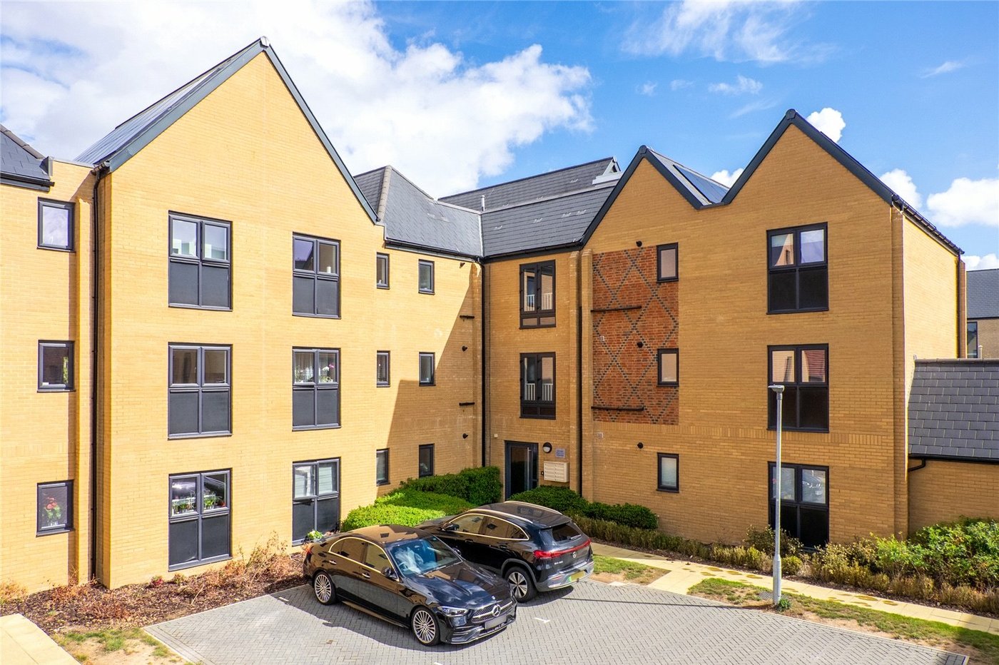 2 bedroom property for sale in Langley | Robinson Michael & Jackson