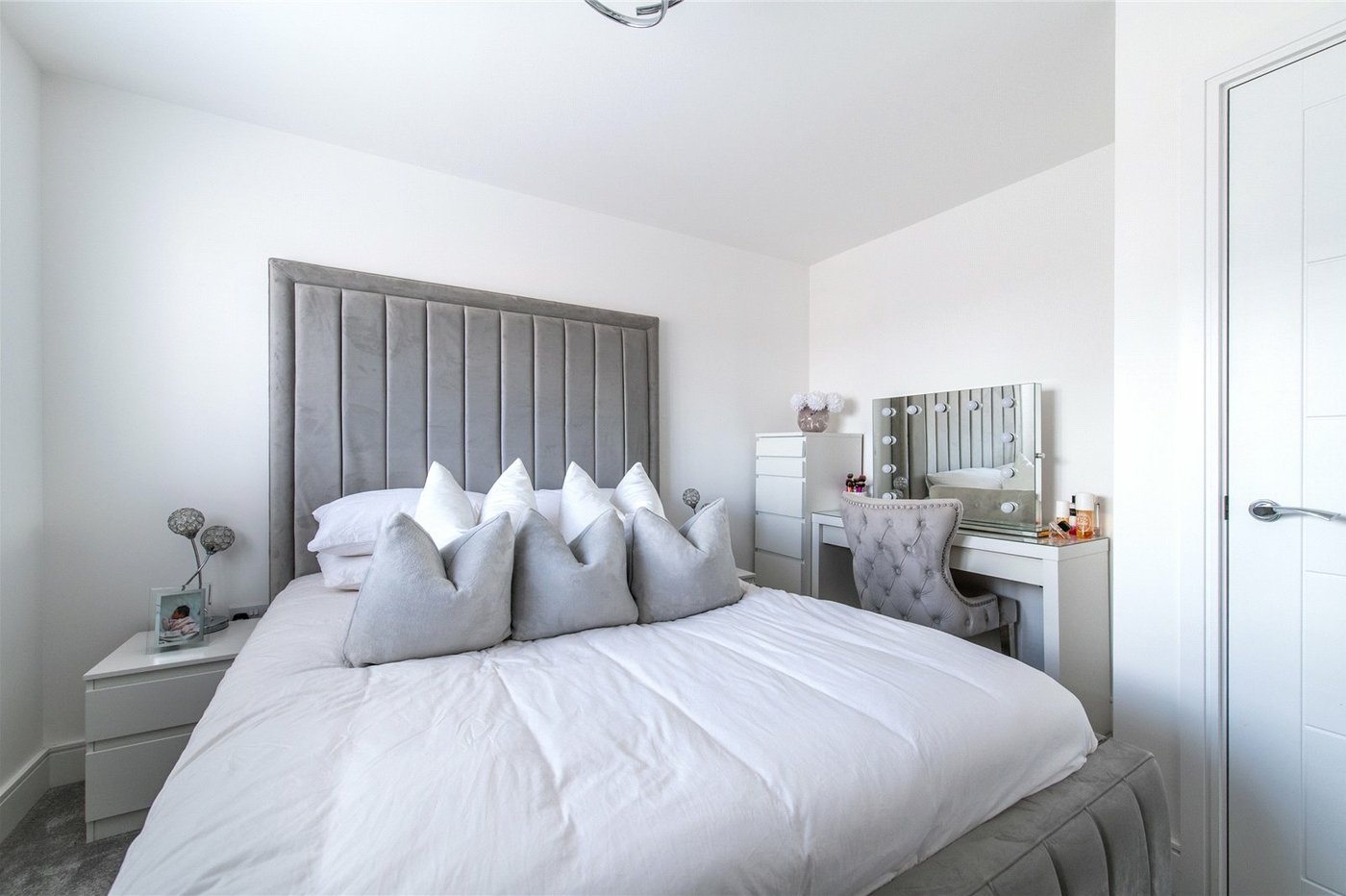 2 bedroom property for sale in Langley | Robinson Michael & Jackson