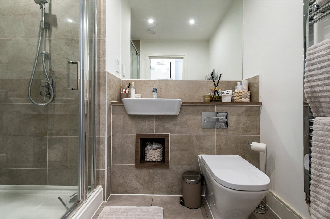 2 bedroom property for sale in Langley | Robinson Michael & Jackson