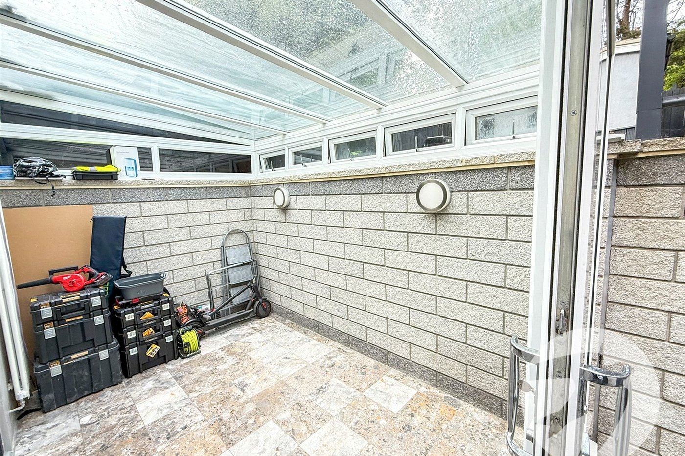 3 bedroom house for sale in London | Robinson Jackson