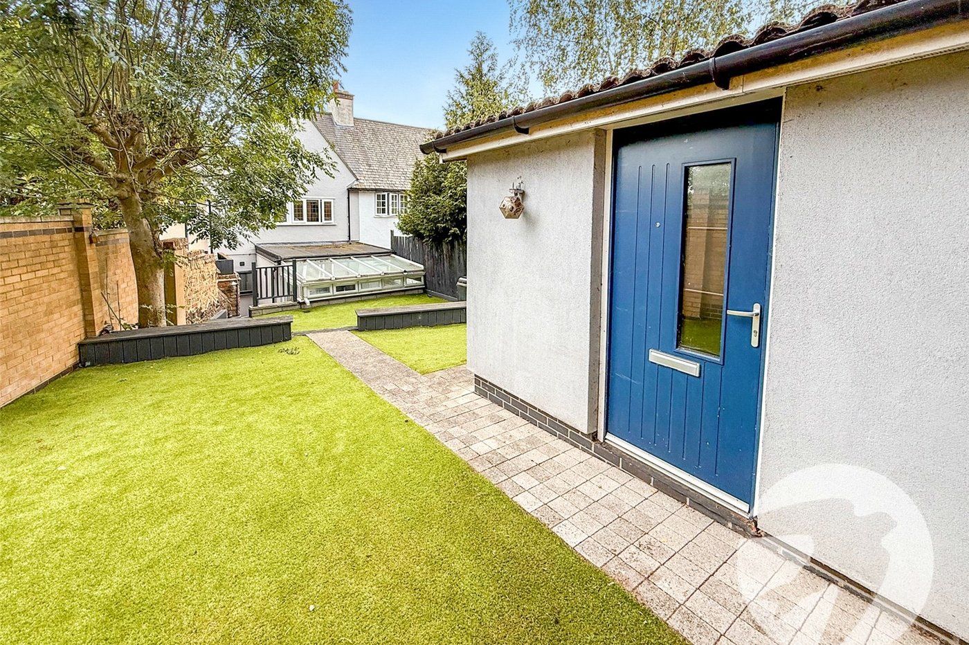 3 bedroom house for sale in London | Robinson Jackson