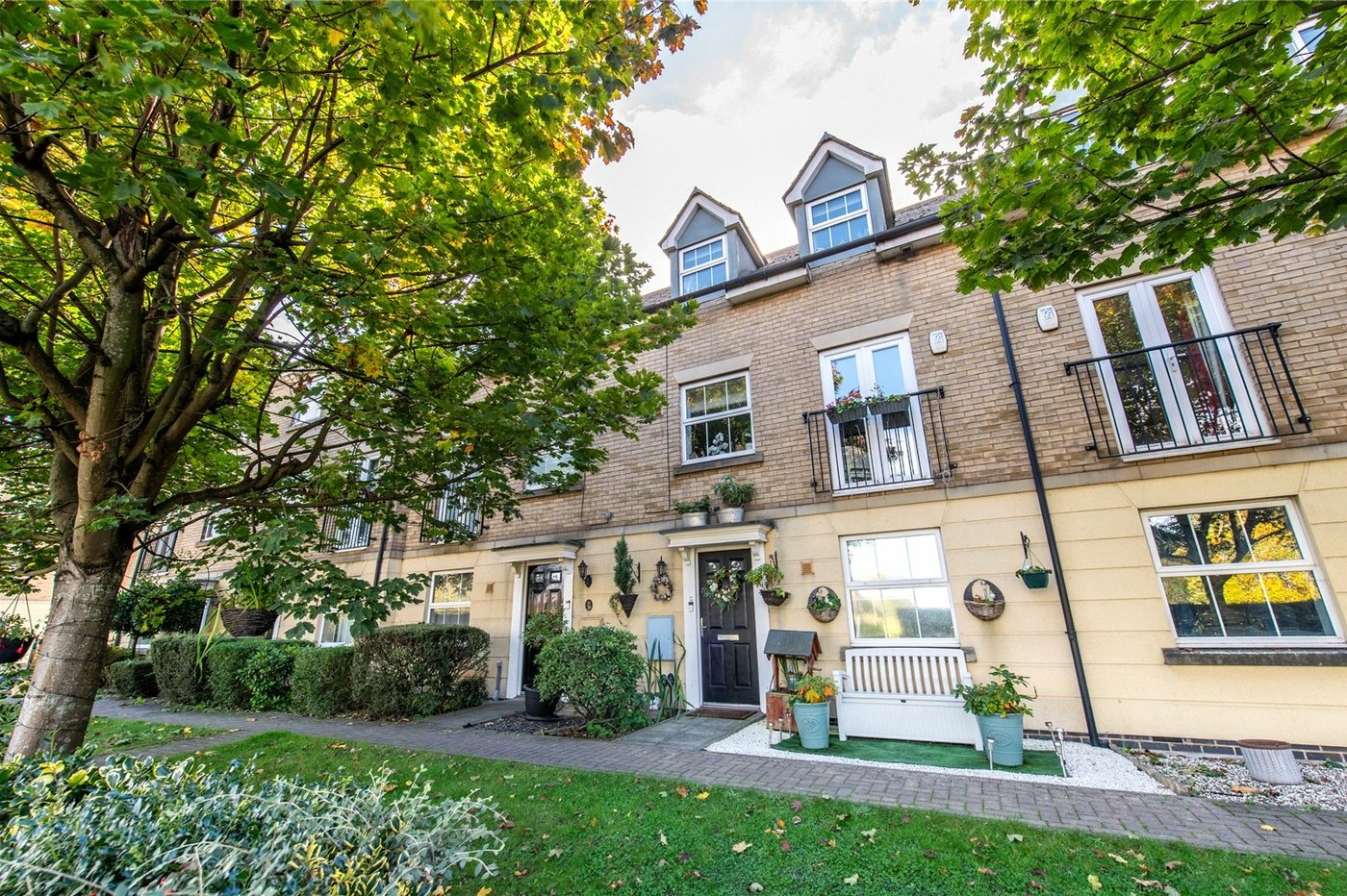 4 bedroom property for sale in Gillingham | Robinson Michael & Jackson