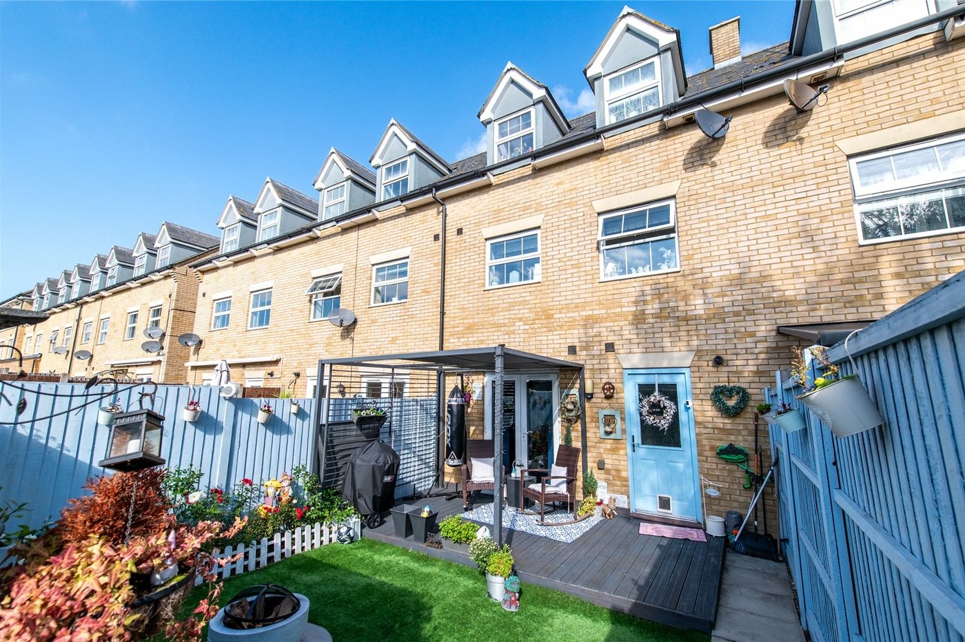 4 bedroom property for sale in Gillingham | Robinson Michael & Jackson