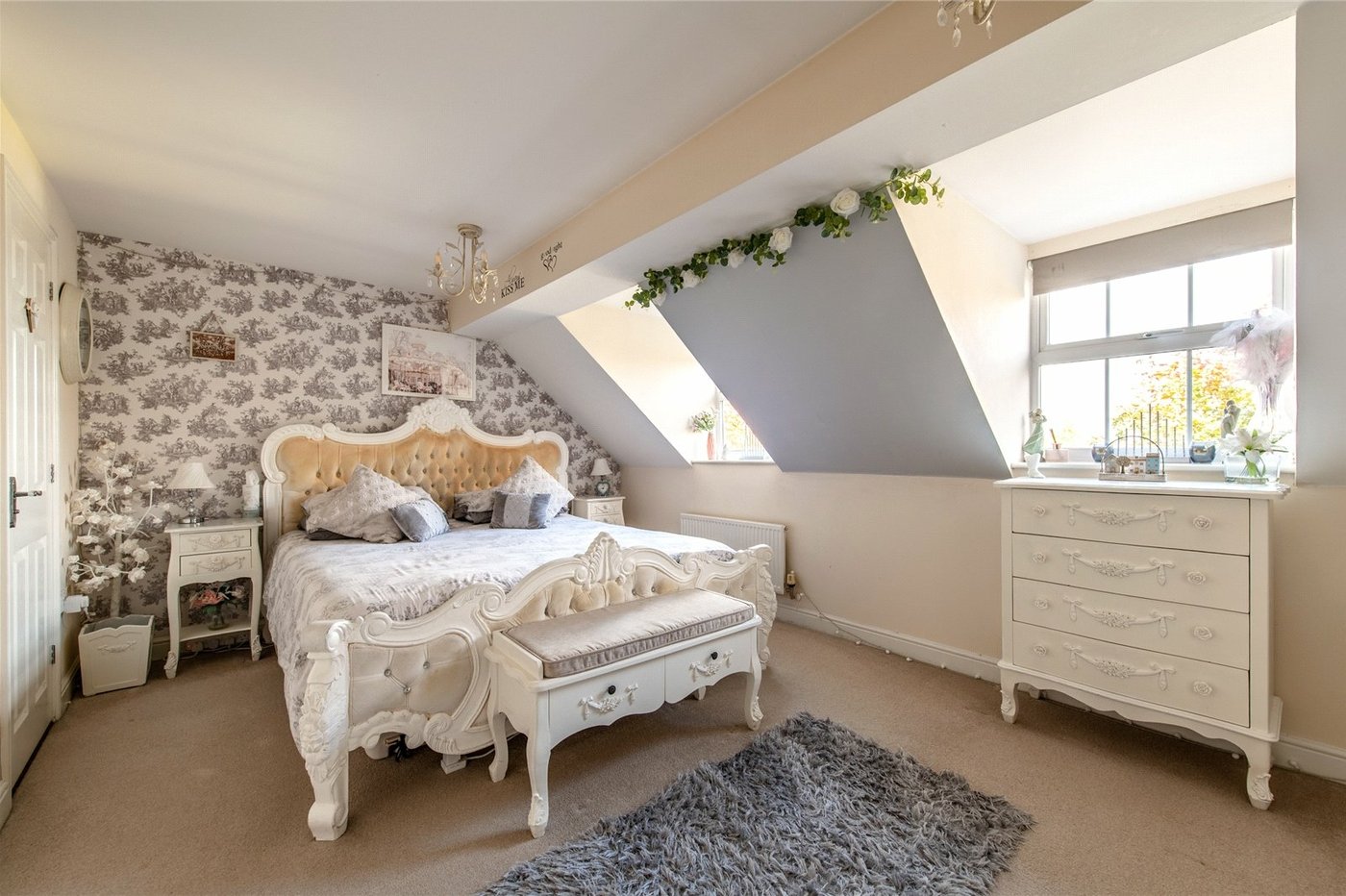 4 bedroom property for sale in Gillingham | Robinson Michael & Jackson