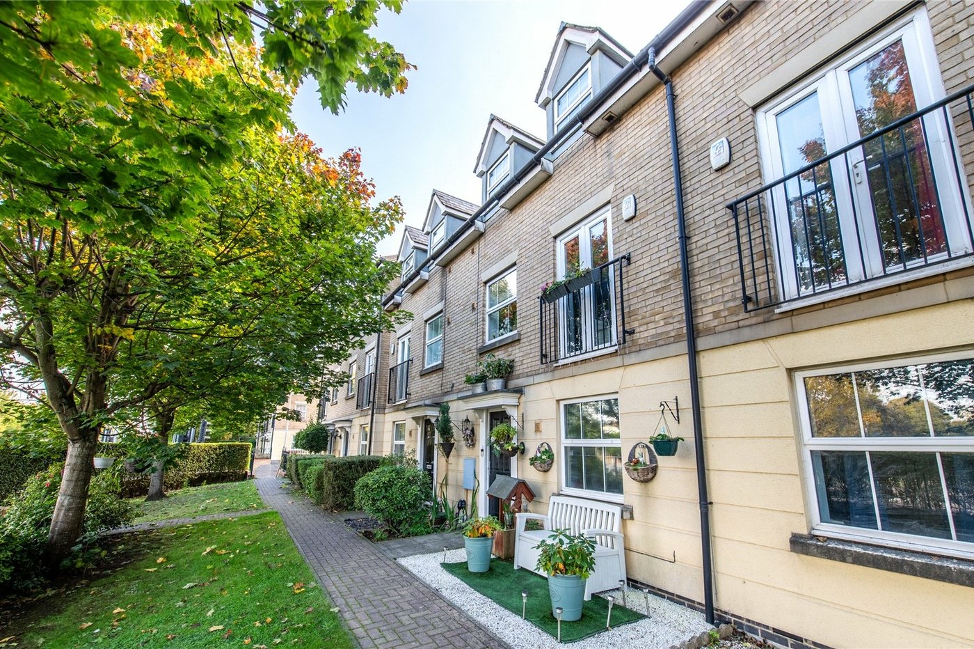 4 bedroom property for sale in Gillingham | Robinson Michael & Jackson