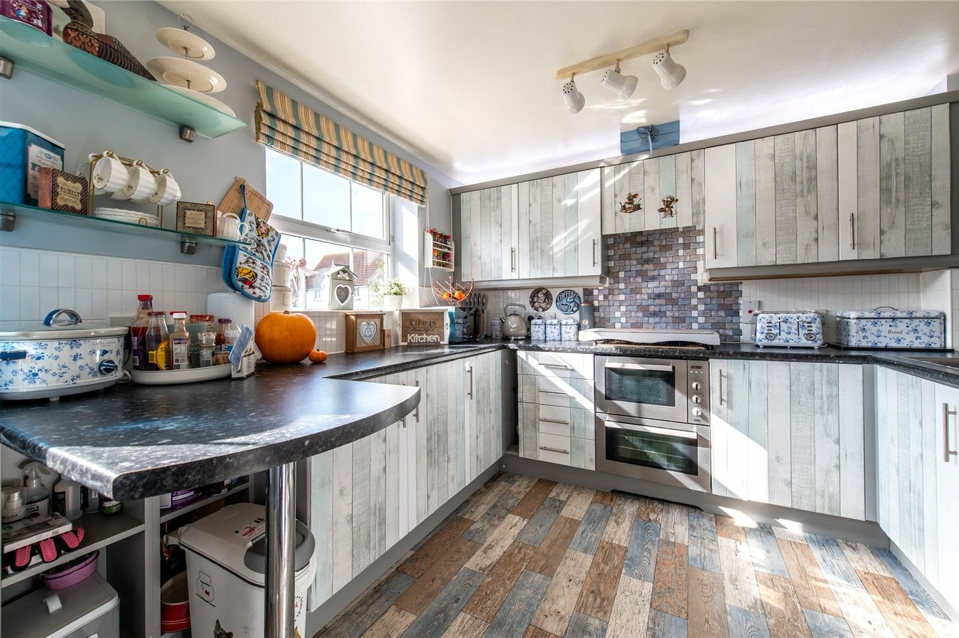 4 bedroom property for sale in Gillingham | Robinson Michael & Jackson