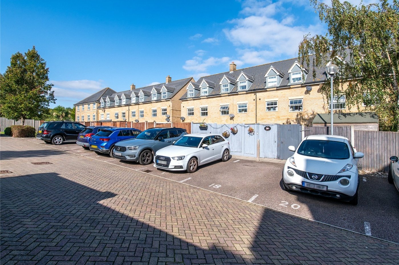 4 bedroom property for sale in Gillingham | Robinson Michael & Jackson