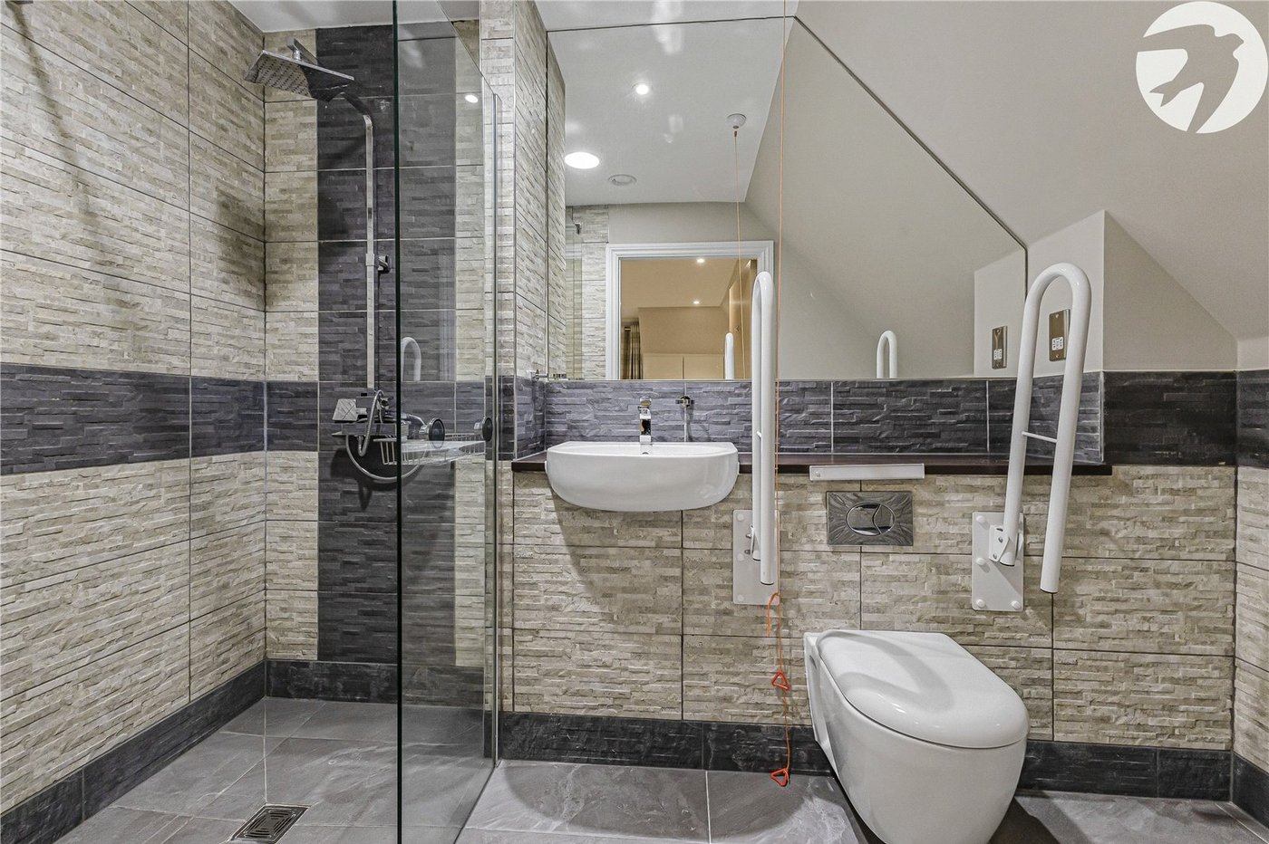 2 bedroom property for sale in Hextable | Robinson Jackson