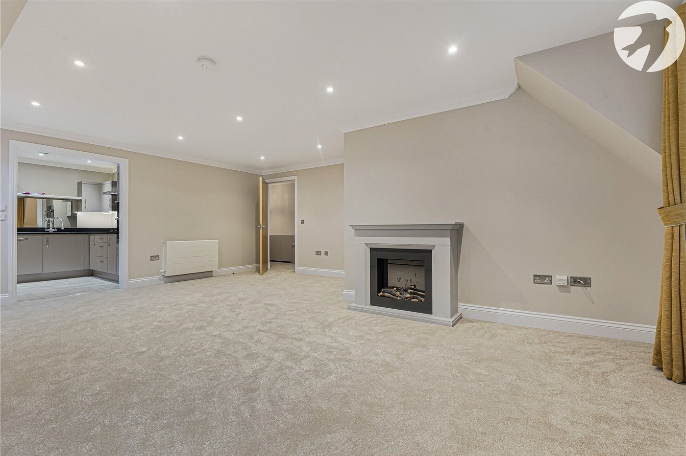 2 bedroom property for sale in Hextable | Robinson Jackson