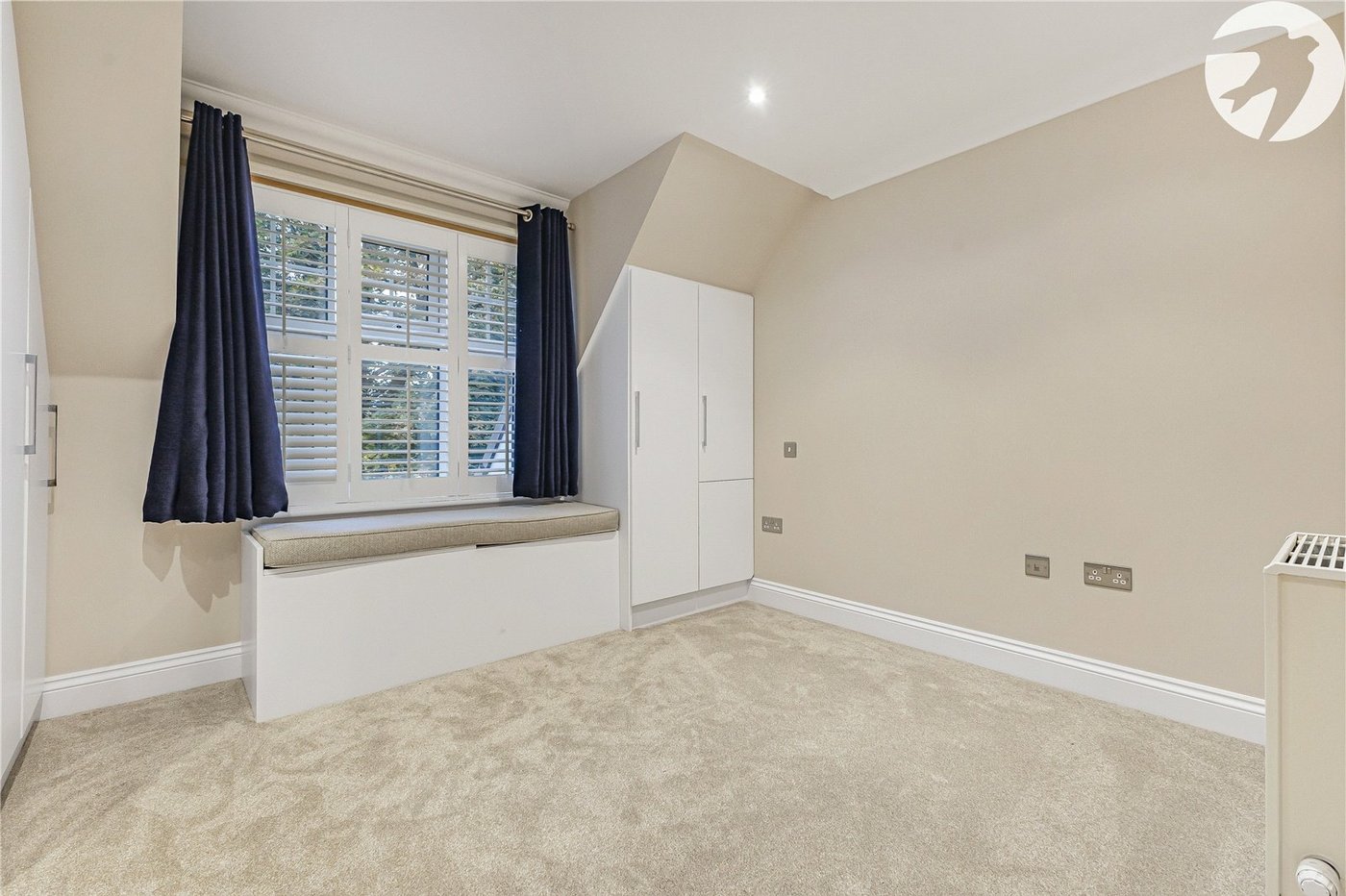 2 bedroom property for sale in Hextable | Robinson Jackson