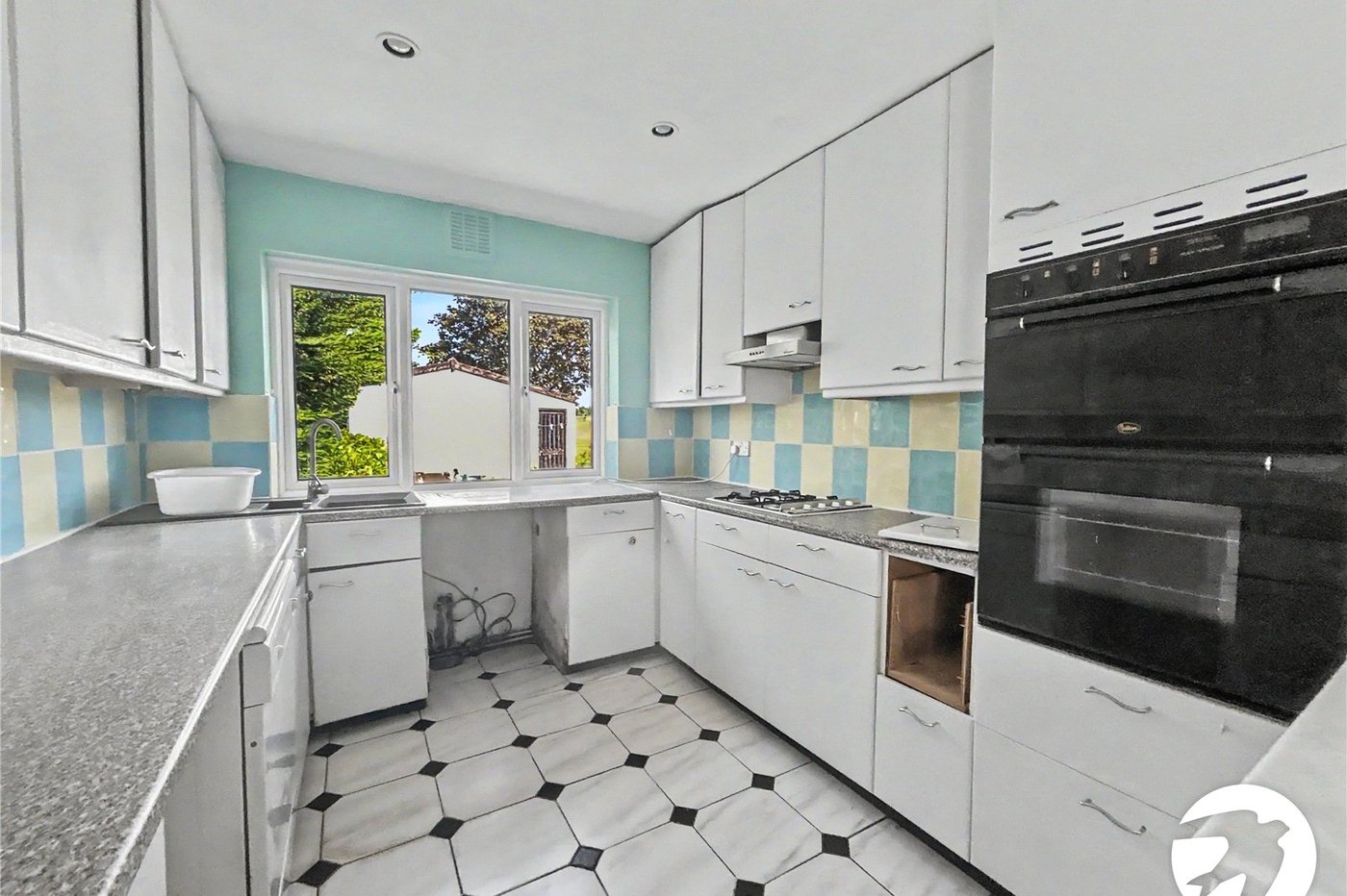 4 bedroom bungalow for sale in Sidcup | Robinson Jackson