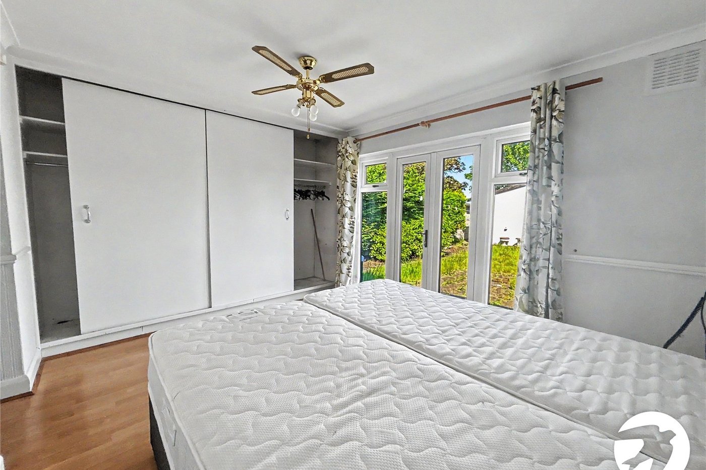 4 bedroom bungalow for sale in Sidcup | Robinson Jackson