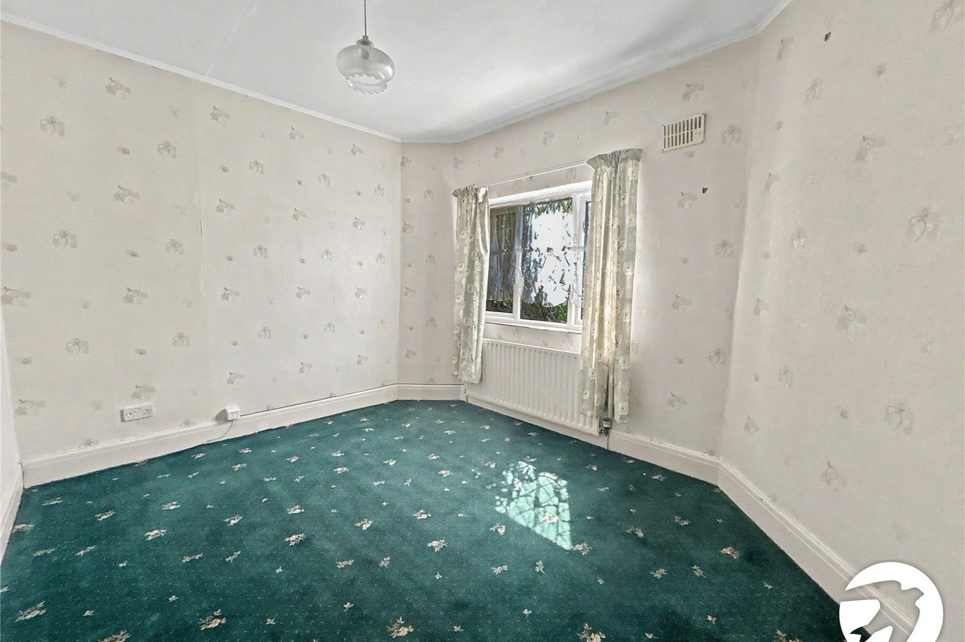4 bedroom bungalow for sale in Sidcup | Robinson Jackson