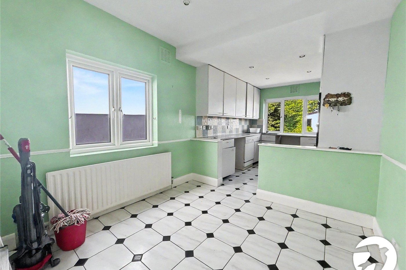 4 bedroom bungalow for sale in Sidcup | Robinson Jackson