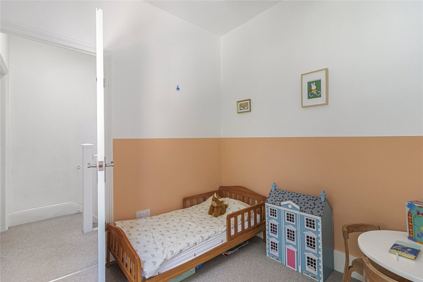 3 bedroom house for sale in Plumstead Common | Robinson Jackson