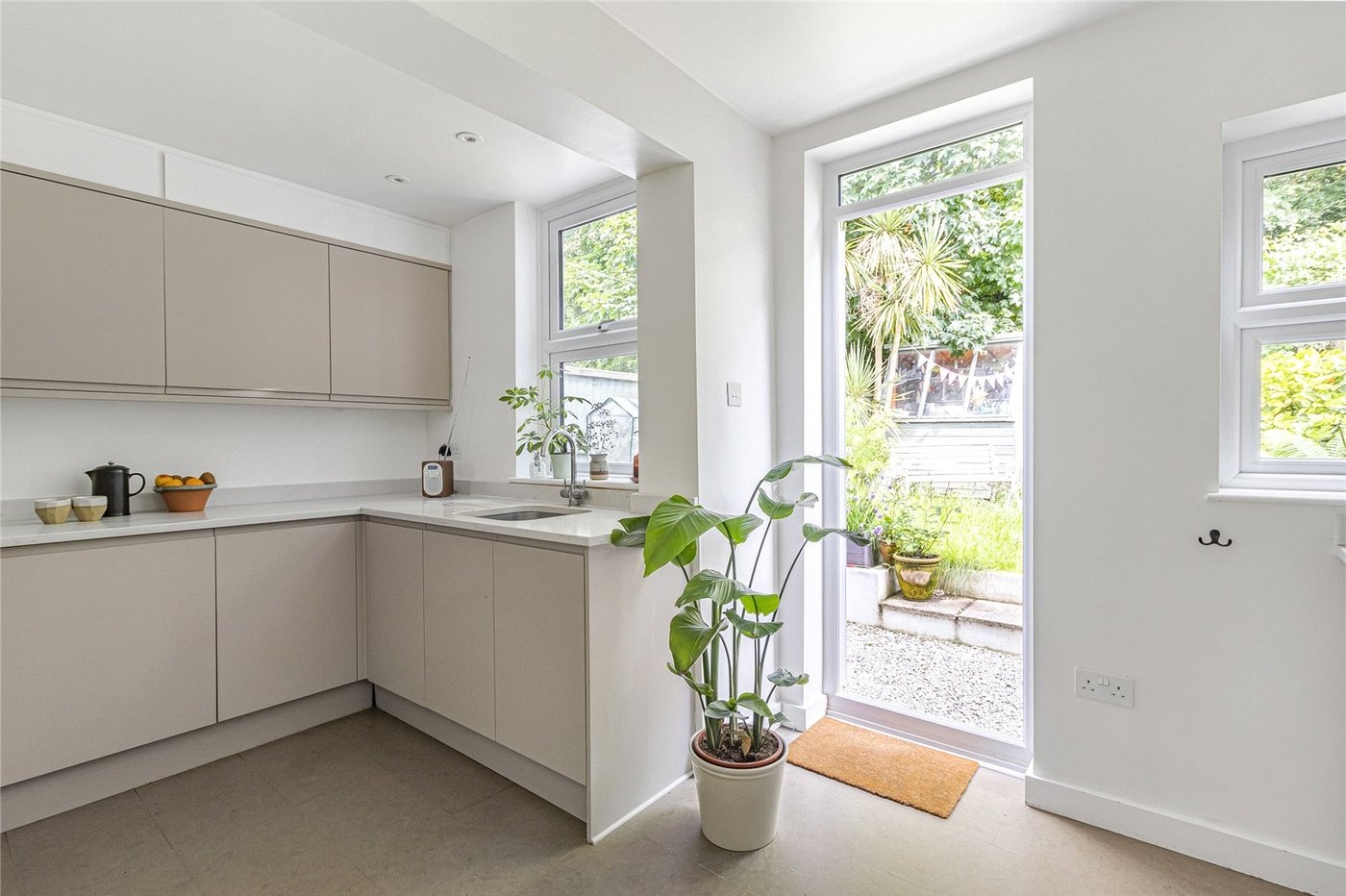 3 bedroom house for sale in Plumstead Common | Robinson Jackson