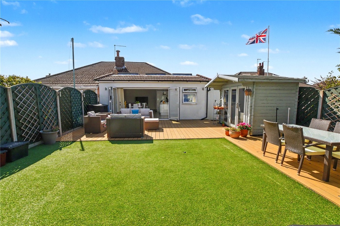 2 bedroom bungalow for sale in Bexleyheath | Robinson Jackson