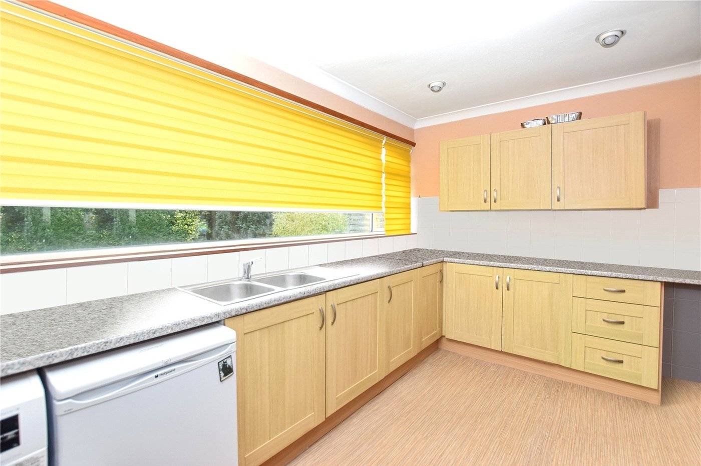 3 bedroom bungalow for sale in Bexleyheath | Robinson Jackson