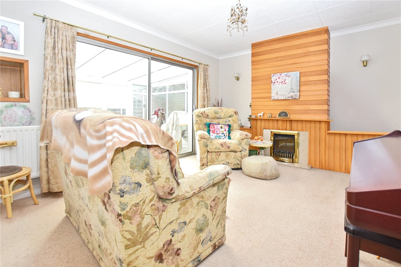 3 bedroom bungalow for sale in Bexleyheath | Robinson Jackson