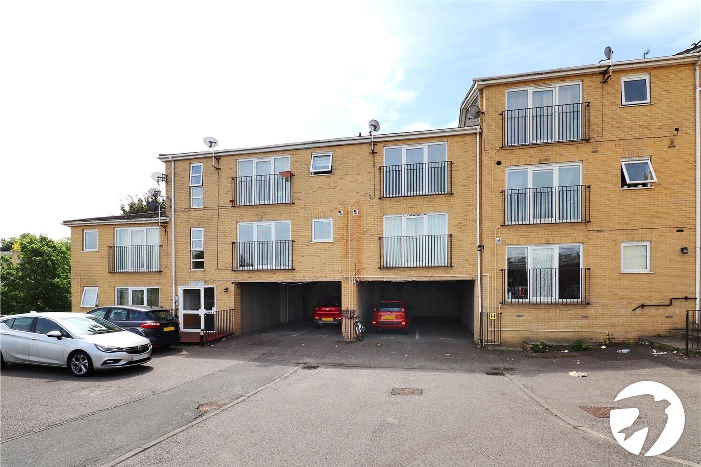 2 bedroom property for sale in Belvedere | Robinson Jackson