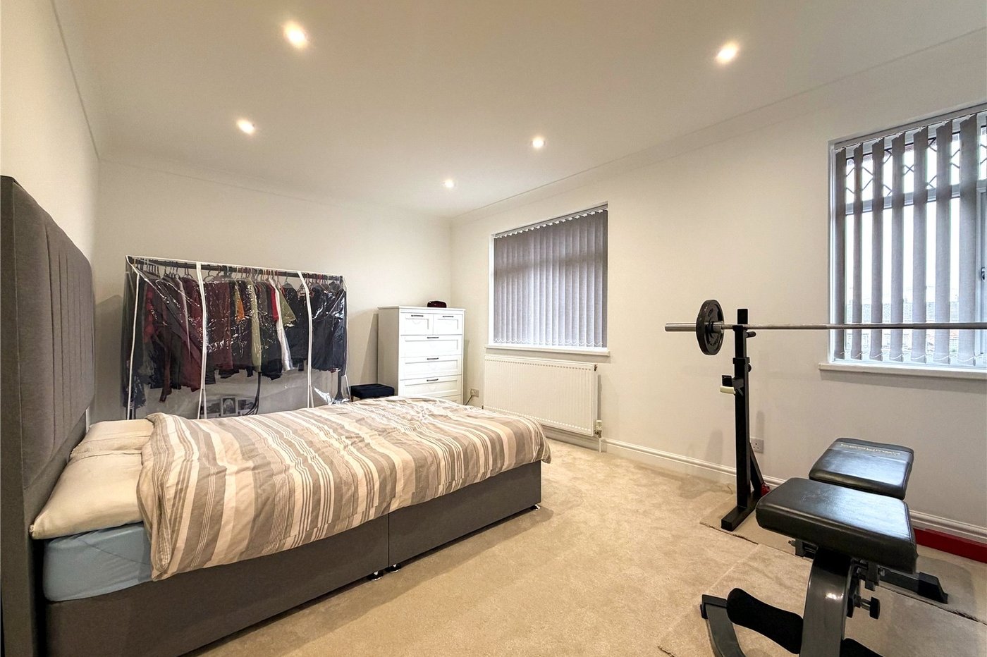 4 bedroom house for sale in Rainham | Robinson Michael & Jackson