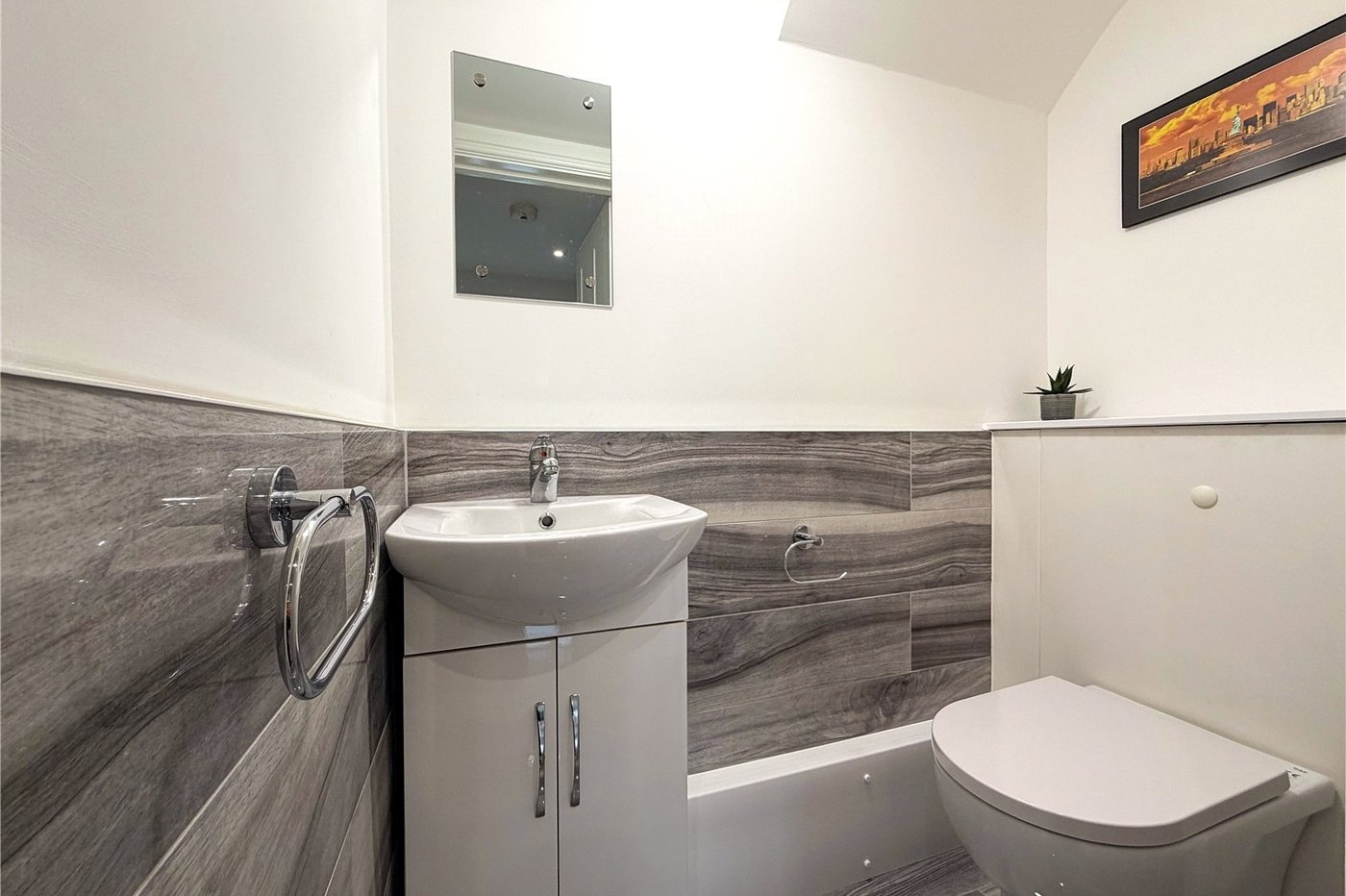 4 bedroom house for sale in Rainham | Robinson Michael & Jackson