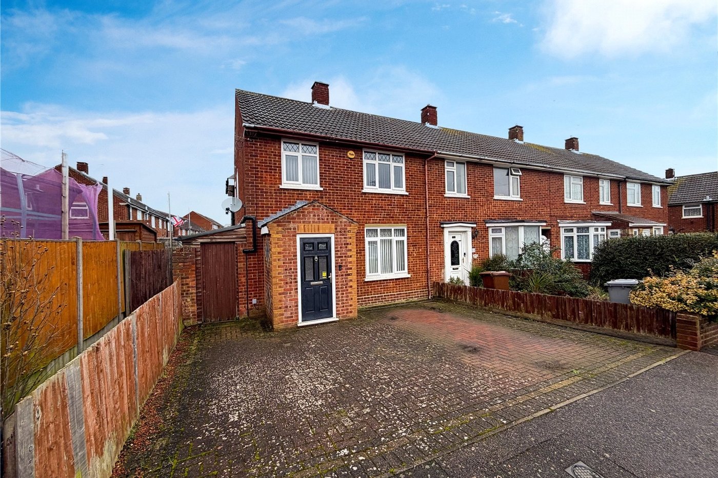 4 bedroom house for sale in Rainham | Robinson Michael & Jackson