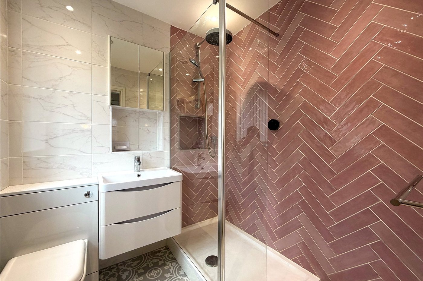 4 bedroom house for sale in Rainham | Robinson Michael & Jackson