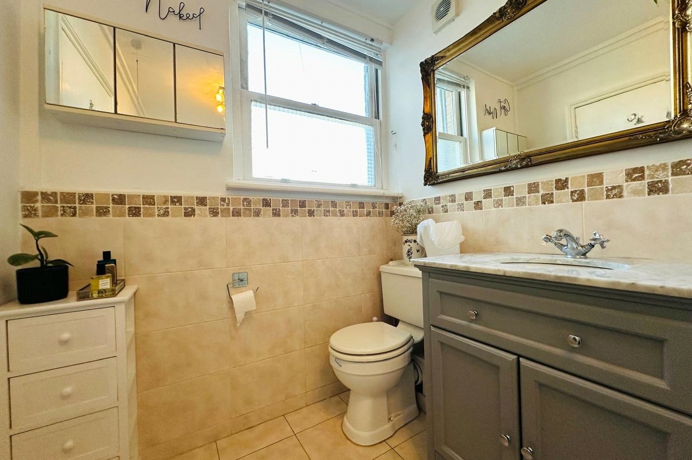 2 bedroom property for sale in London | Robinson Jackson