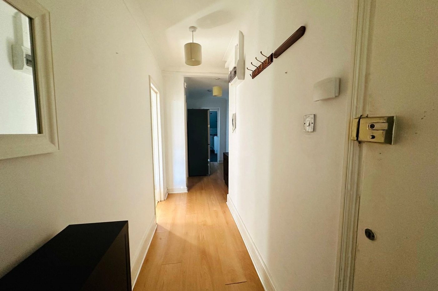 2 bedroom property for sale in London | Robinson Jackson