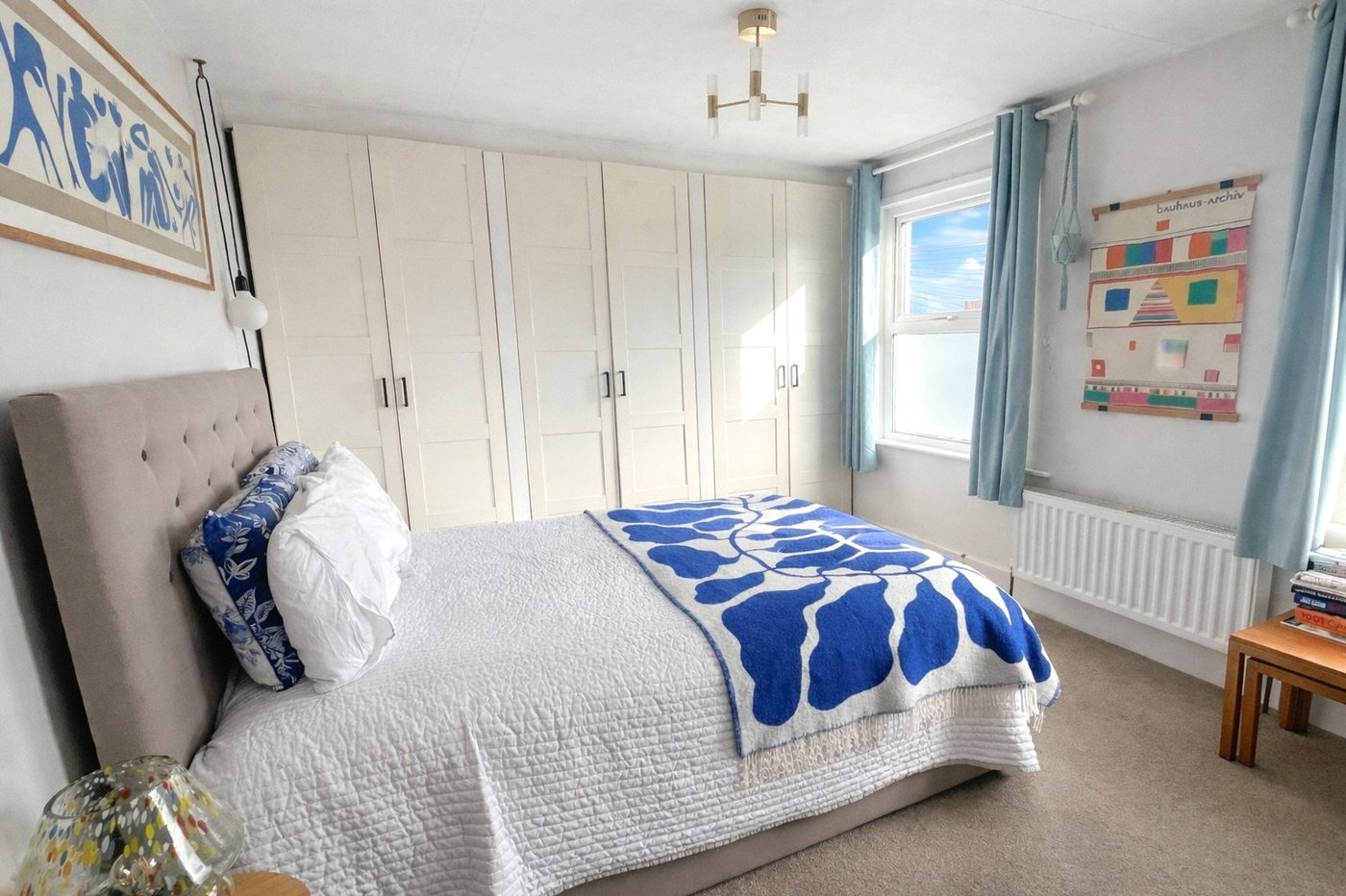 2 bedroom property for sale in London | Robinson Jackson