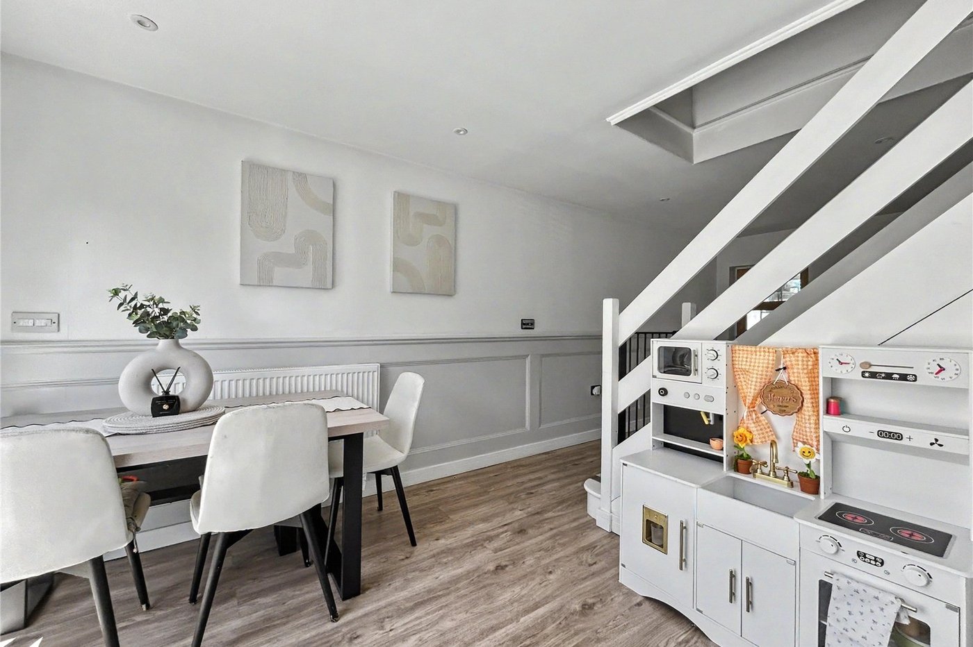 2 bedroom house for sale in Rainham | Robinson Michael & Jackson