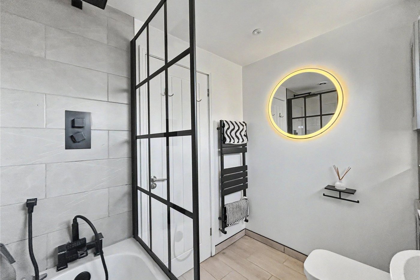 2 bedroom house for sale in Rainham | Robinson Michael & Jackson