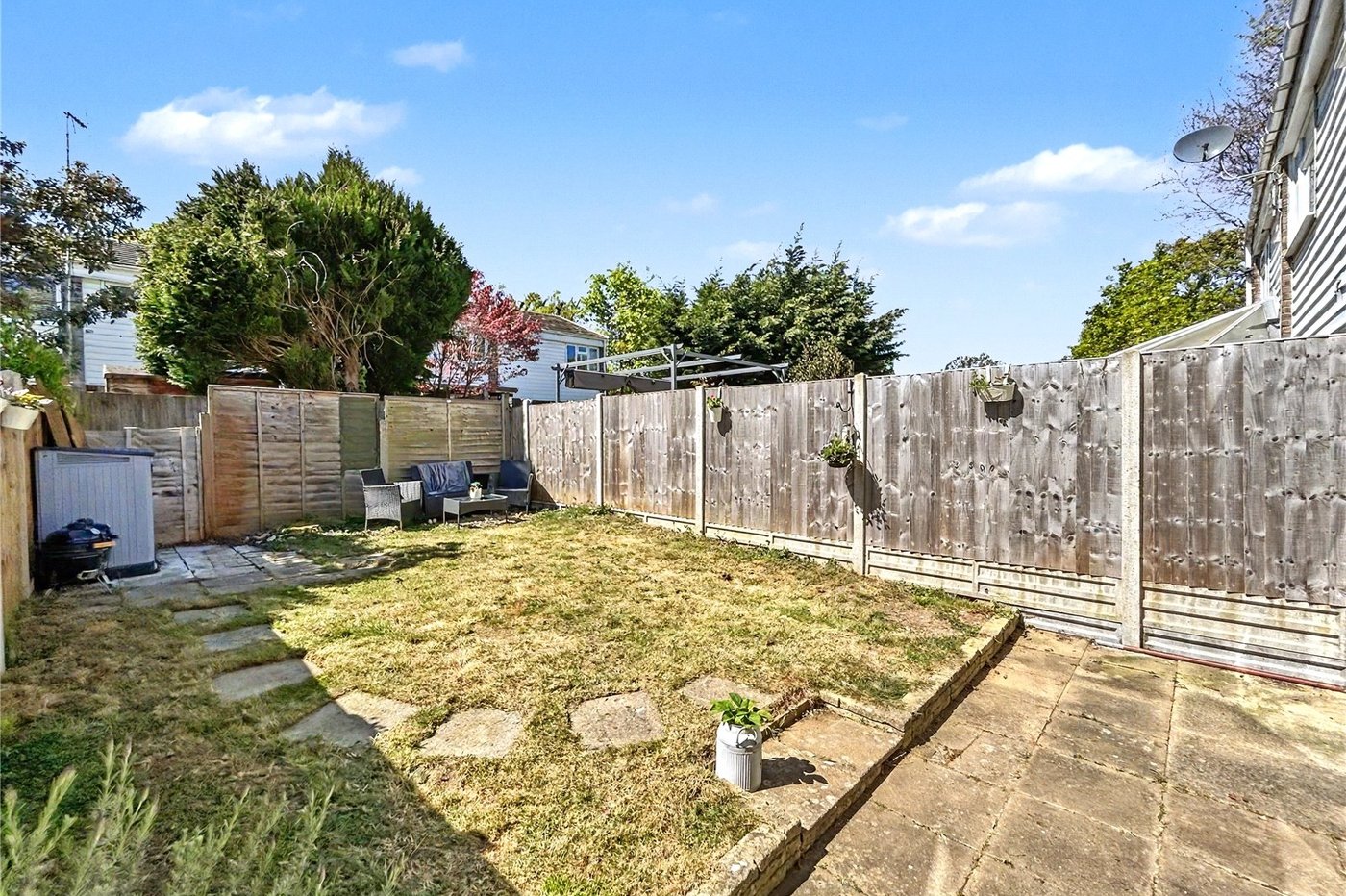 2 bedroom house for sale in Rainham | Robinson Michael & Jackson