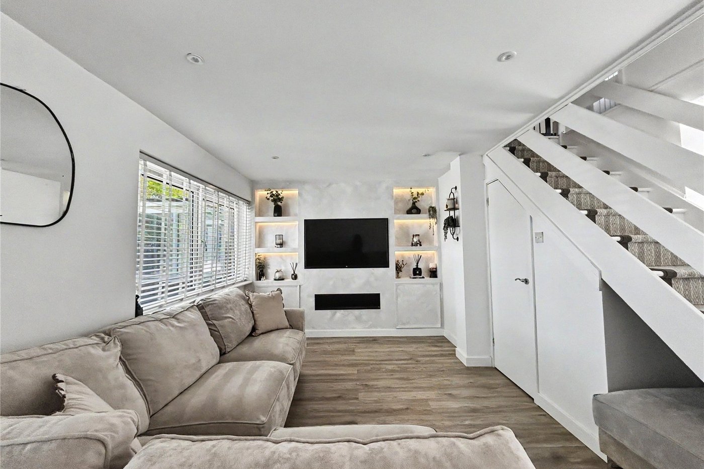 2 bedroom house for sale in Rainham | Robinson Michael & Jackson