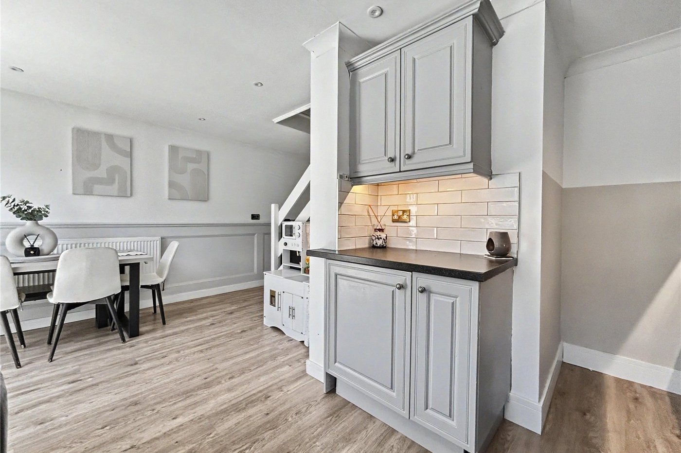 2 bedroom house for sale in Rainham | Robinson Michael & Jackson