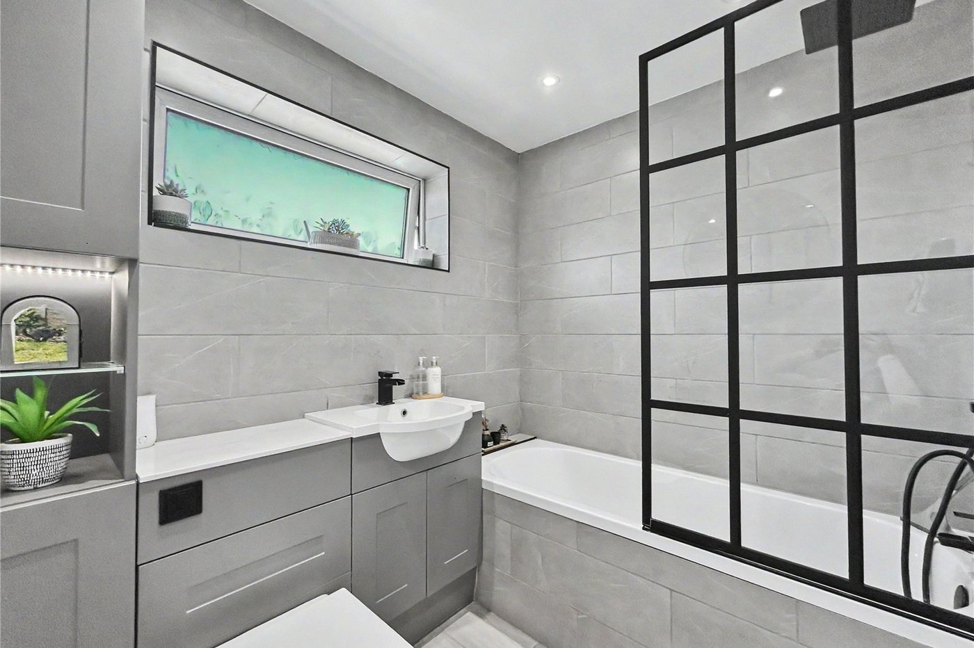 2 bedroom house for sale in Rainham | Robinson Michael & Jackson