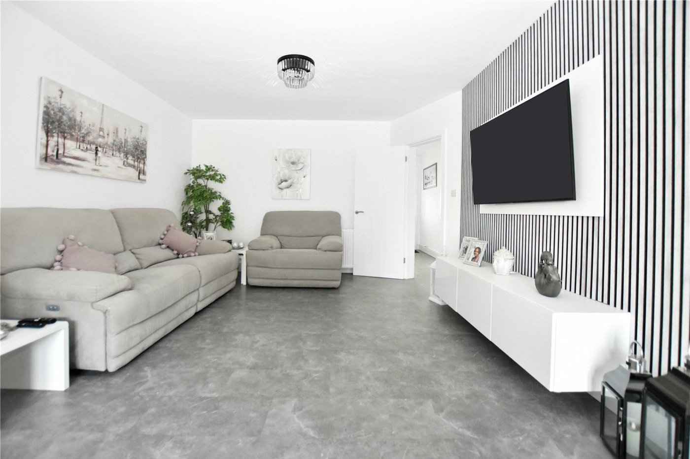 3 bedroom bungalow for sale in Bexleyheath | Robinson Jackson