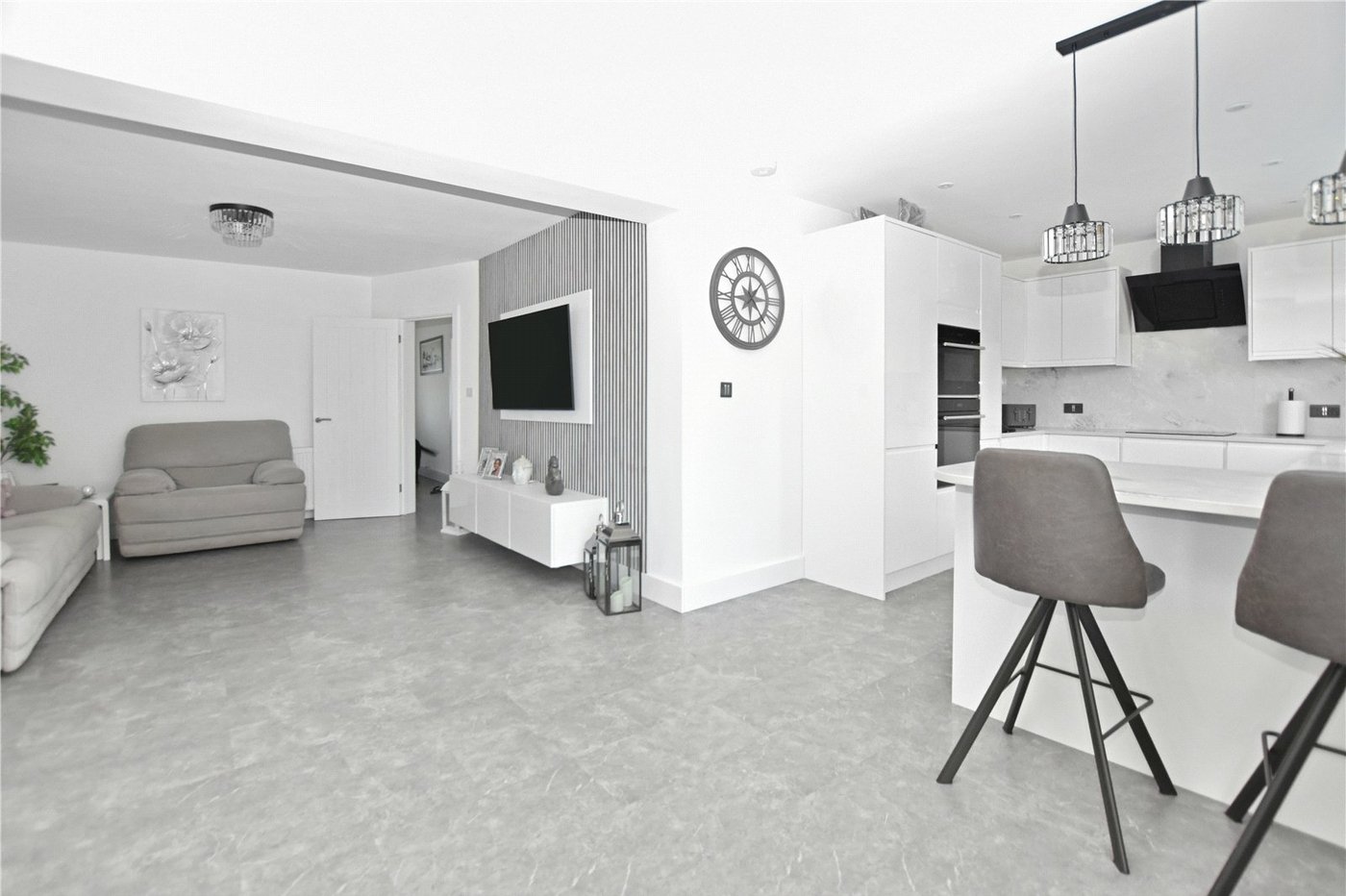 3 bedroom bungalow for sale in Bexleyheath | Robinson Jackson