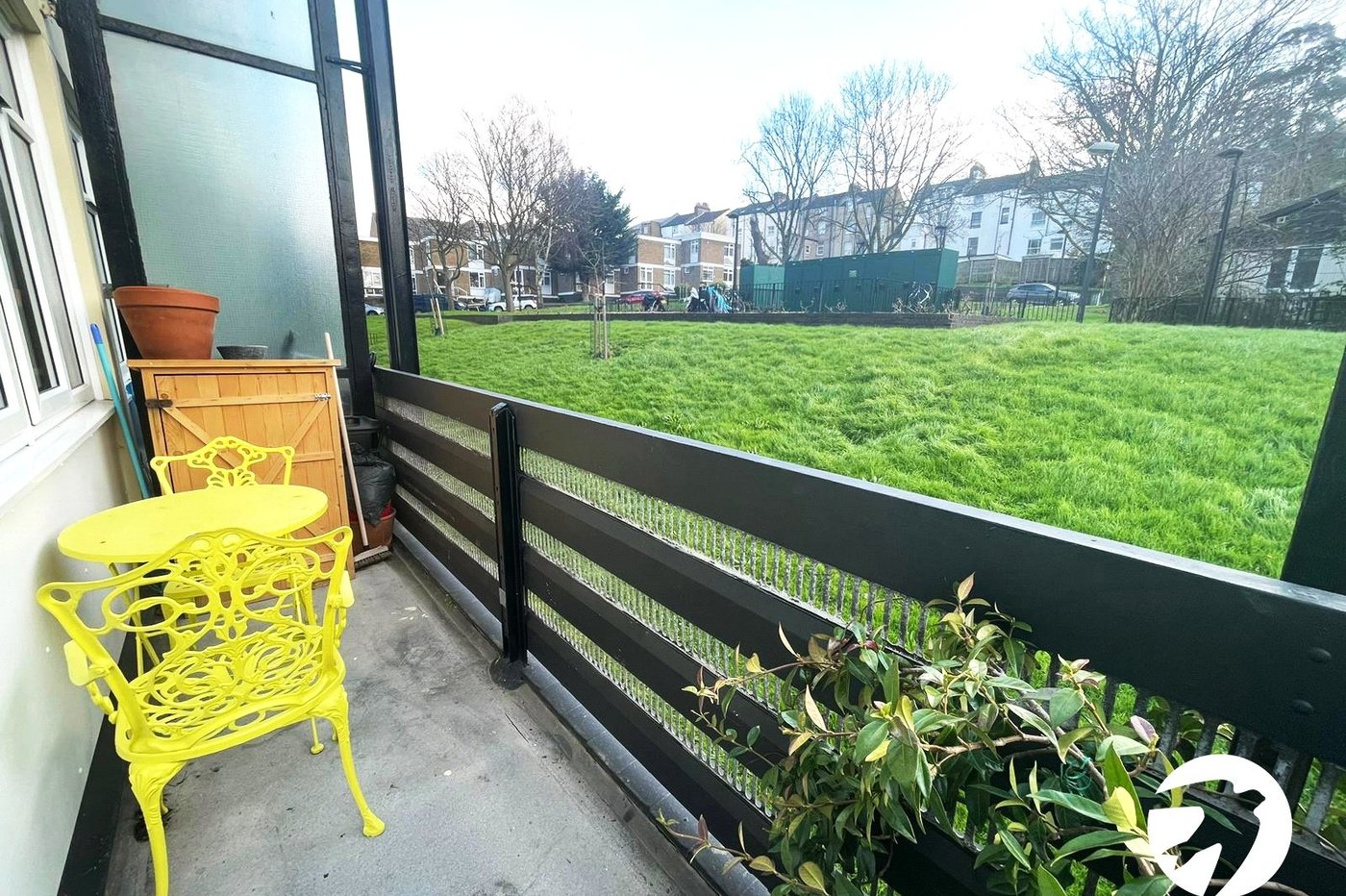 2 bedroom property for sale in London | Robinson Jackson