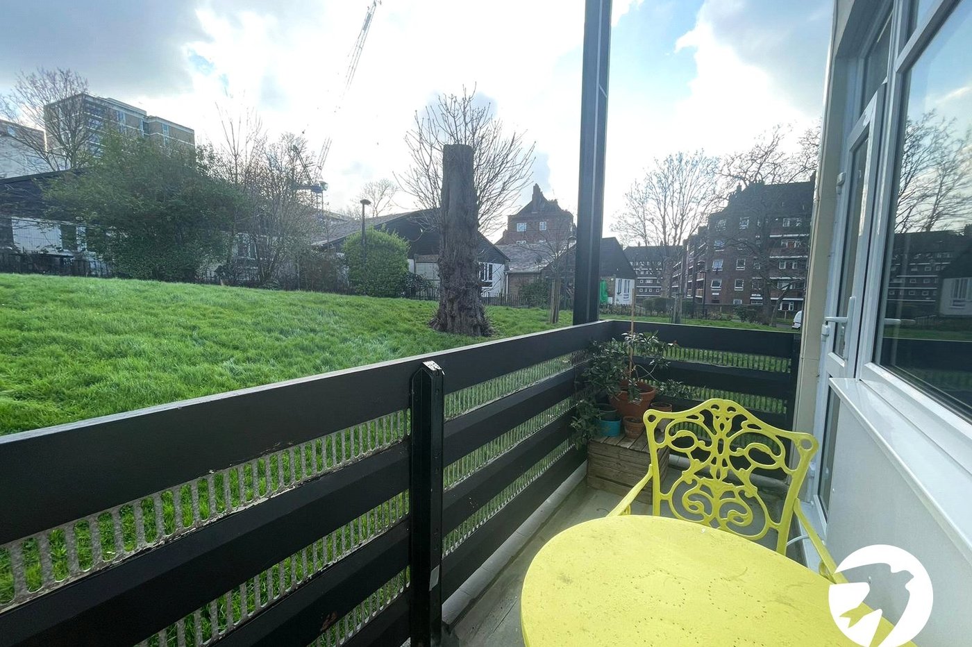 2 bedroom property for sale in London | Robinson Jackson