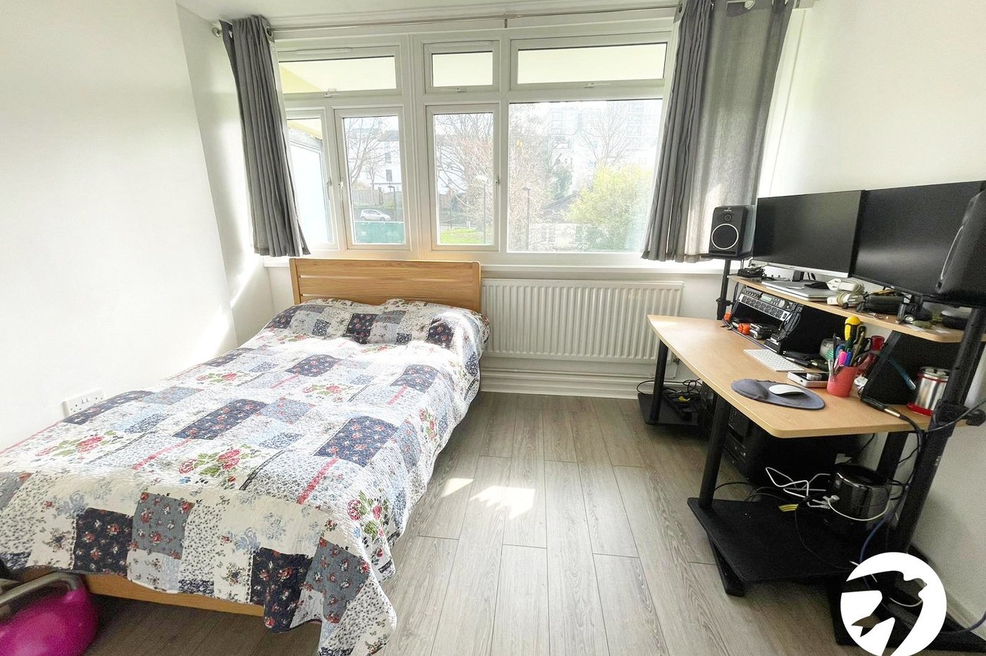 2 bedroom property for sale in London | Robinson Jackson