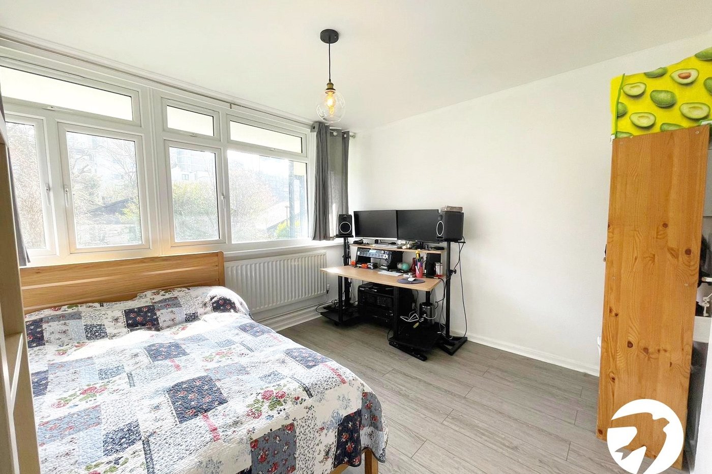 2 bedroom property for sale in London | Robinson Jackson