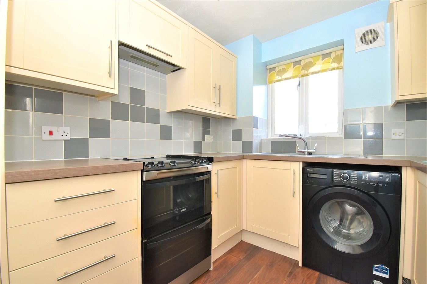 2 bedroom property for sale in  | Robinson Jackson