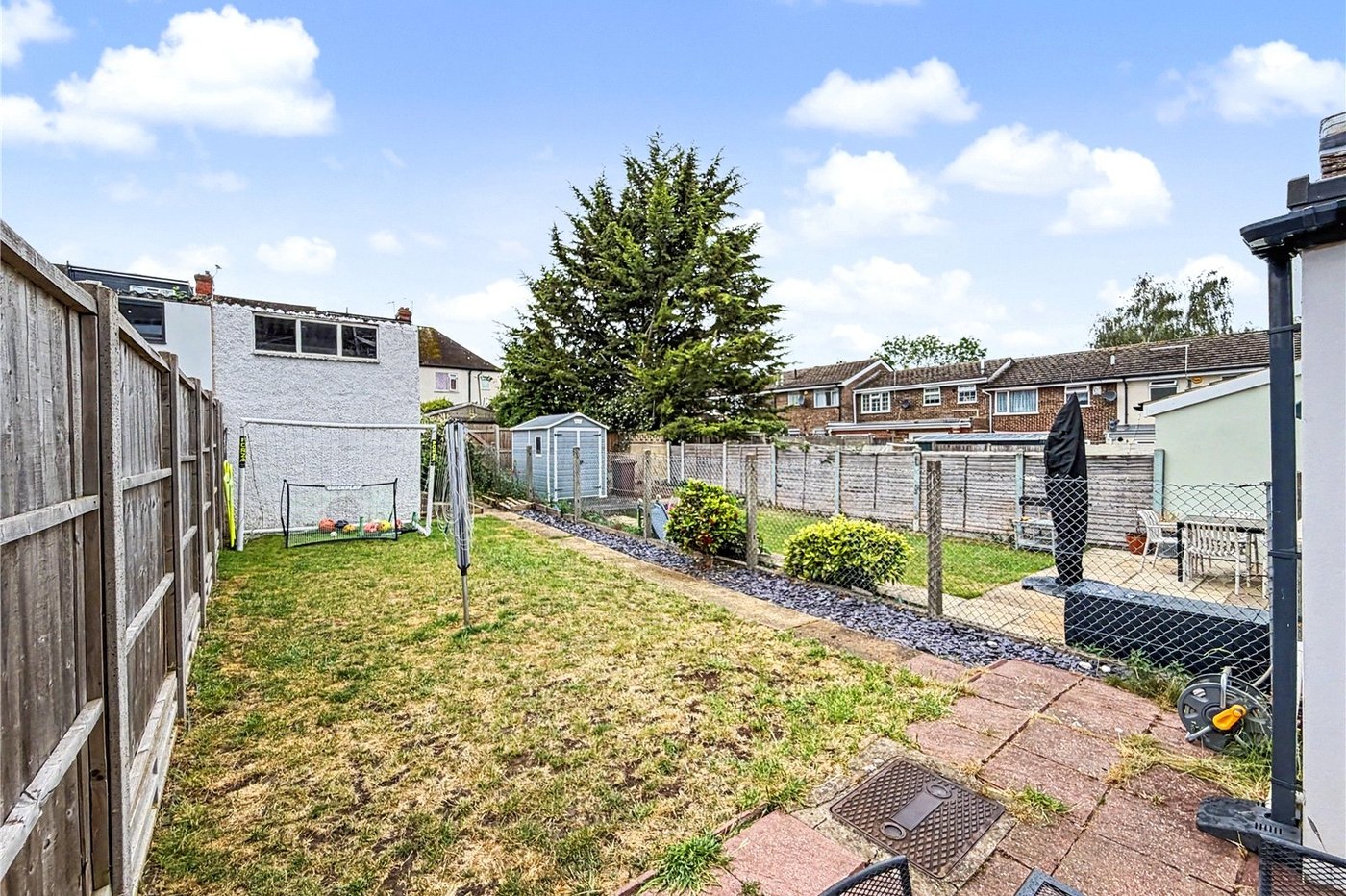 4 bedroom house for sale in Rainham | Robinson Michael & Jackson