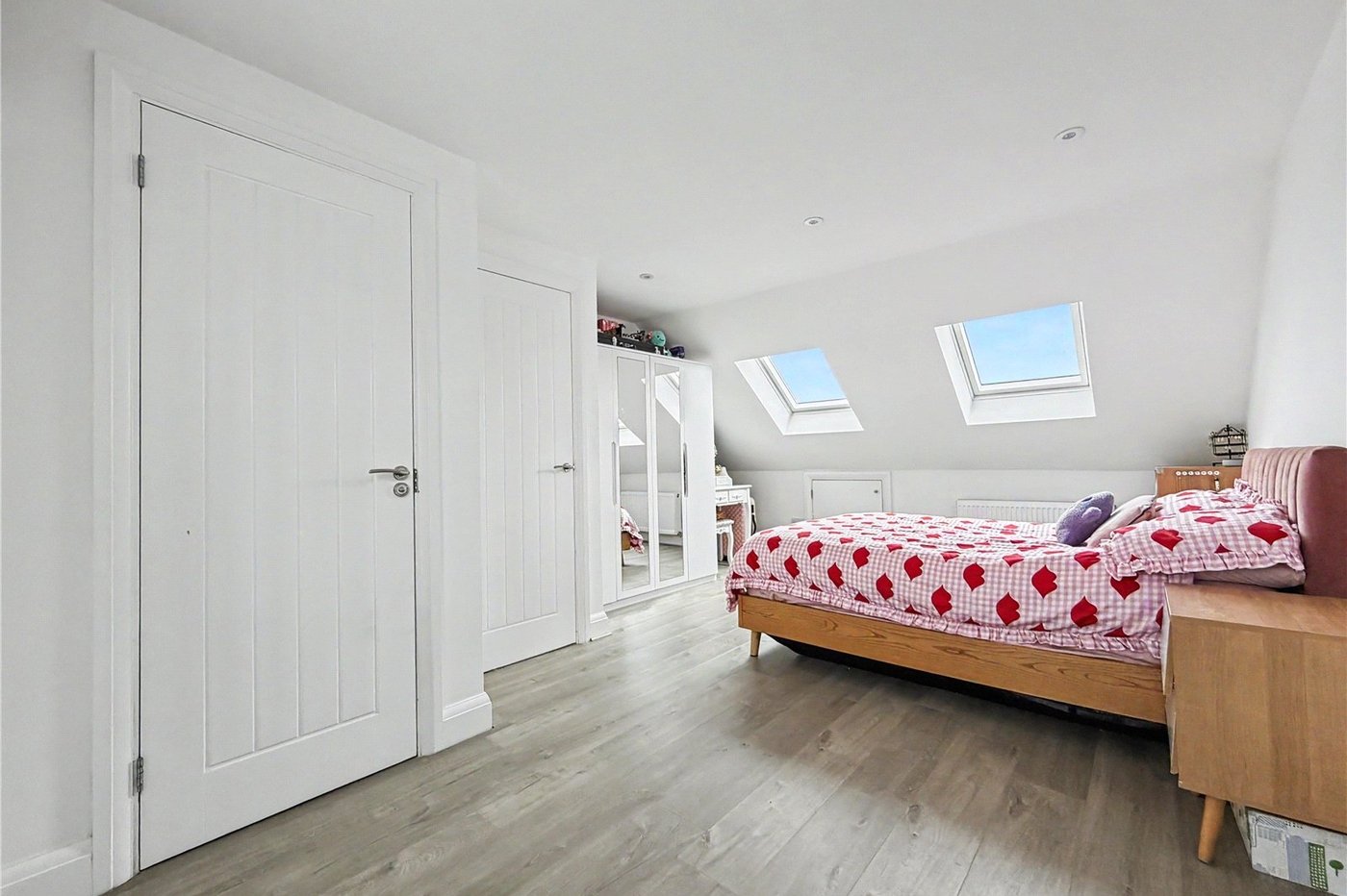 4 bedroom house for sale in Rainham | Robinson Michael & Jackson