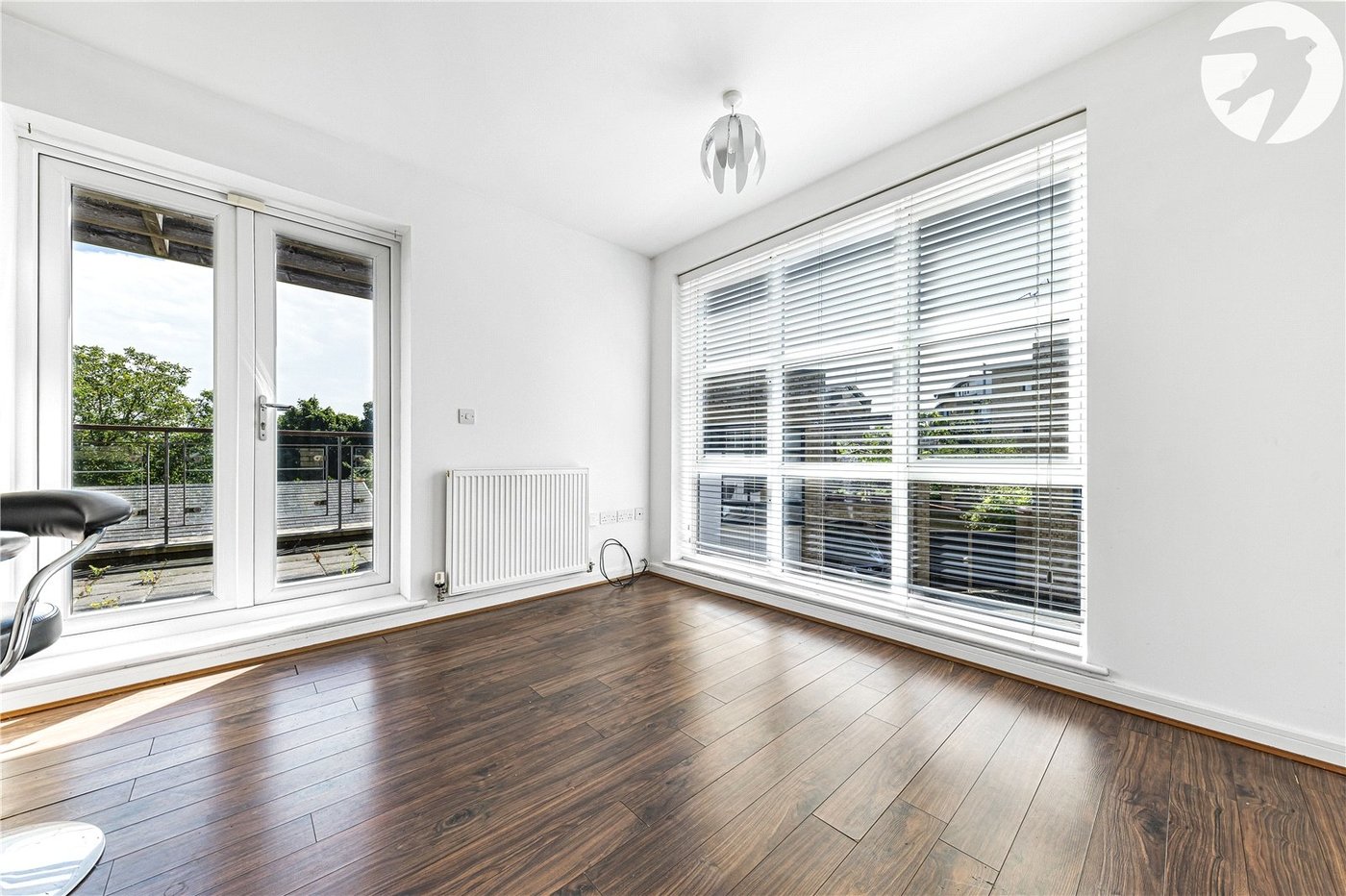2 bedroom property for sale in Greenhithe | Robinson Jackson
