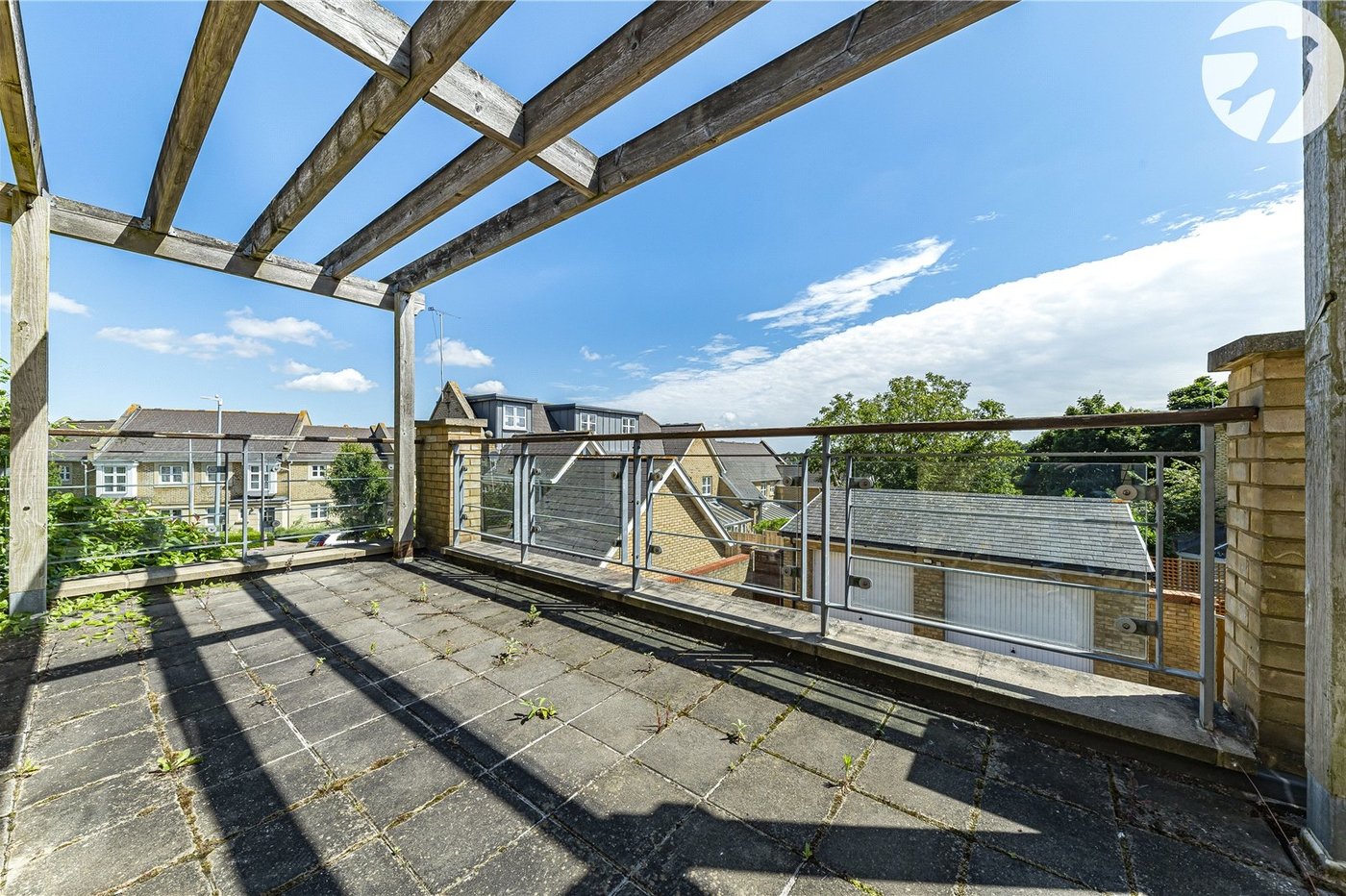 2 bedroom property for sale in Greenhithe | Robinson Jackson