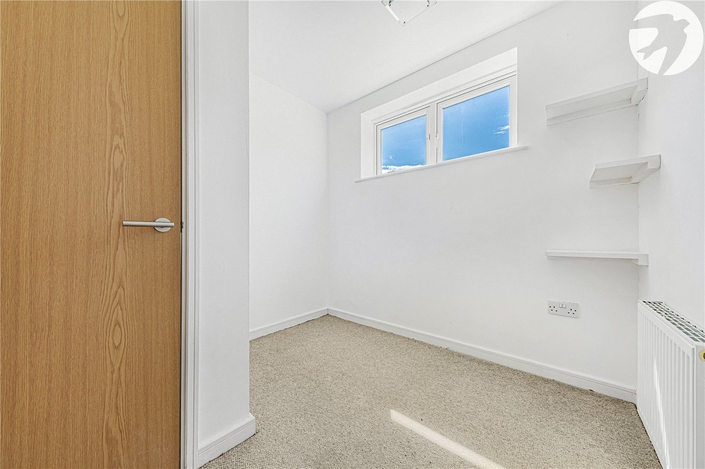 2 bedroom property for sale in Greenhithe | Robinson Jackson